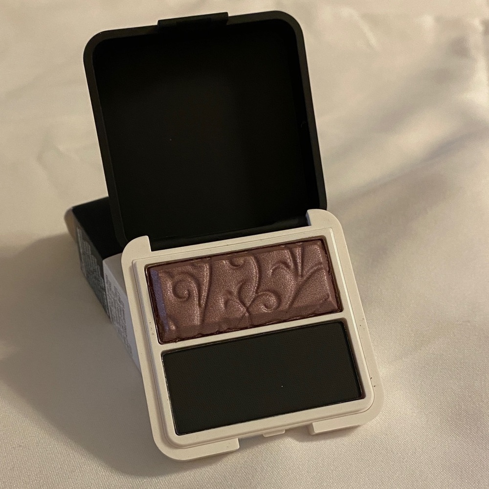Younique Black & White Pouch with Makeup Essentials - Picture 8 of 10